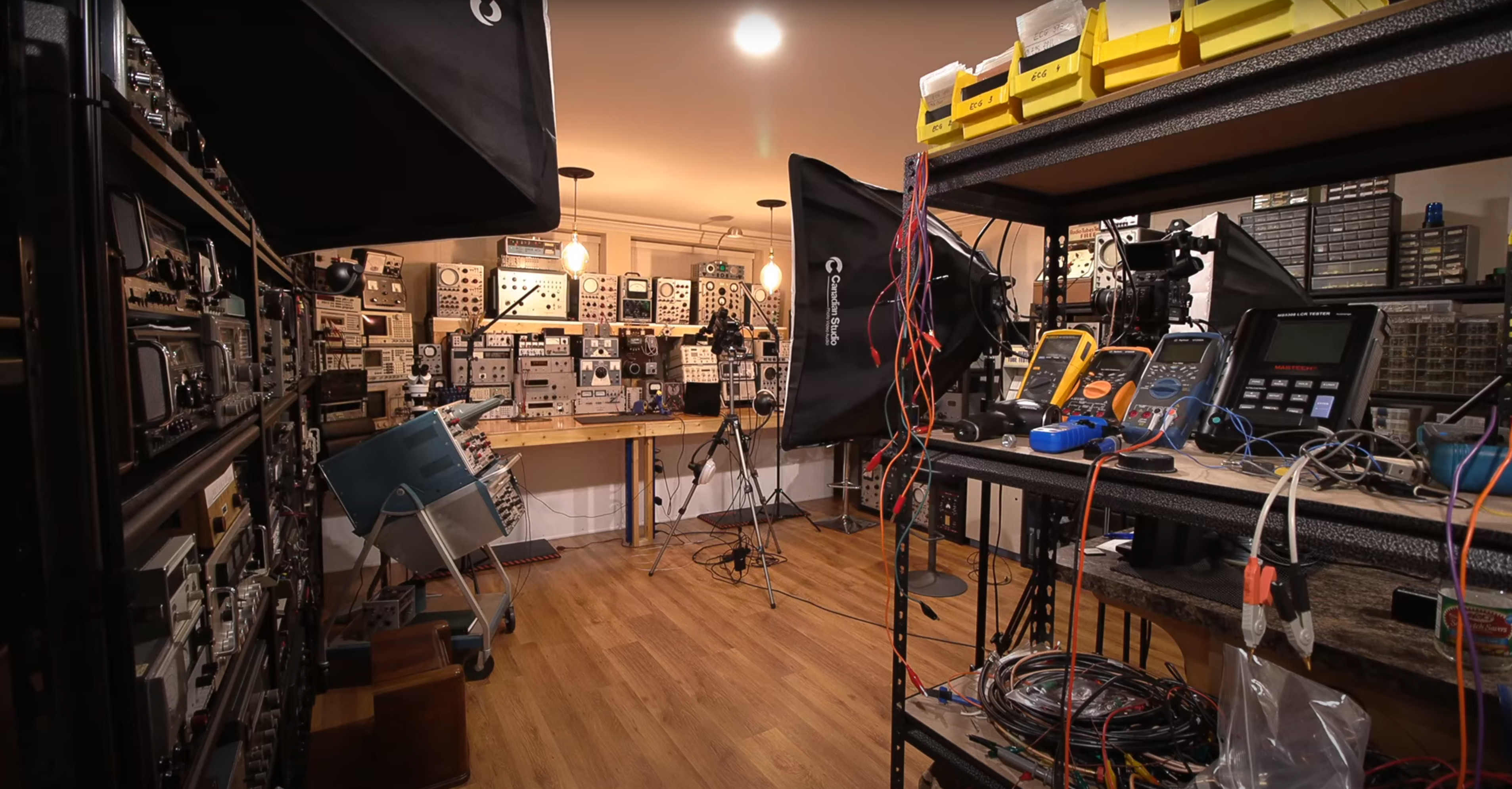 meeting-backgrounds/Mr Carlsons Lab-004.jpg